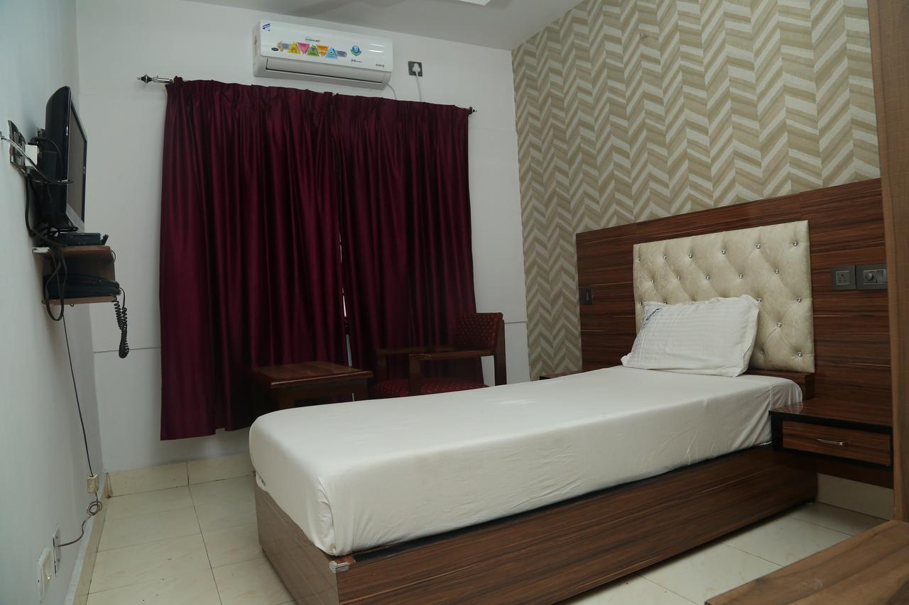 Konark Lodge Visakhapatnam Zewnętrze zdjęcie
